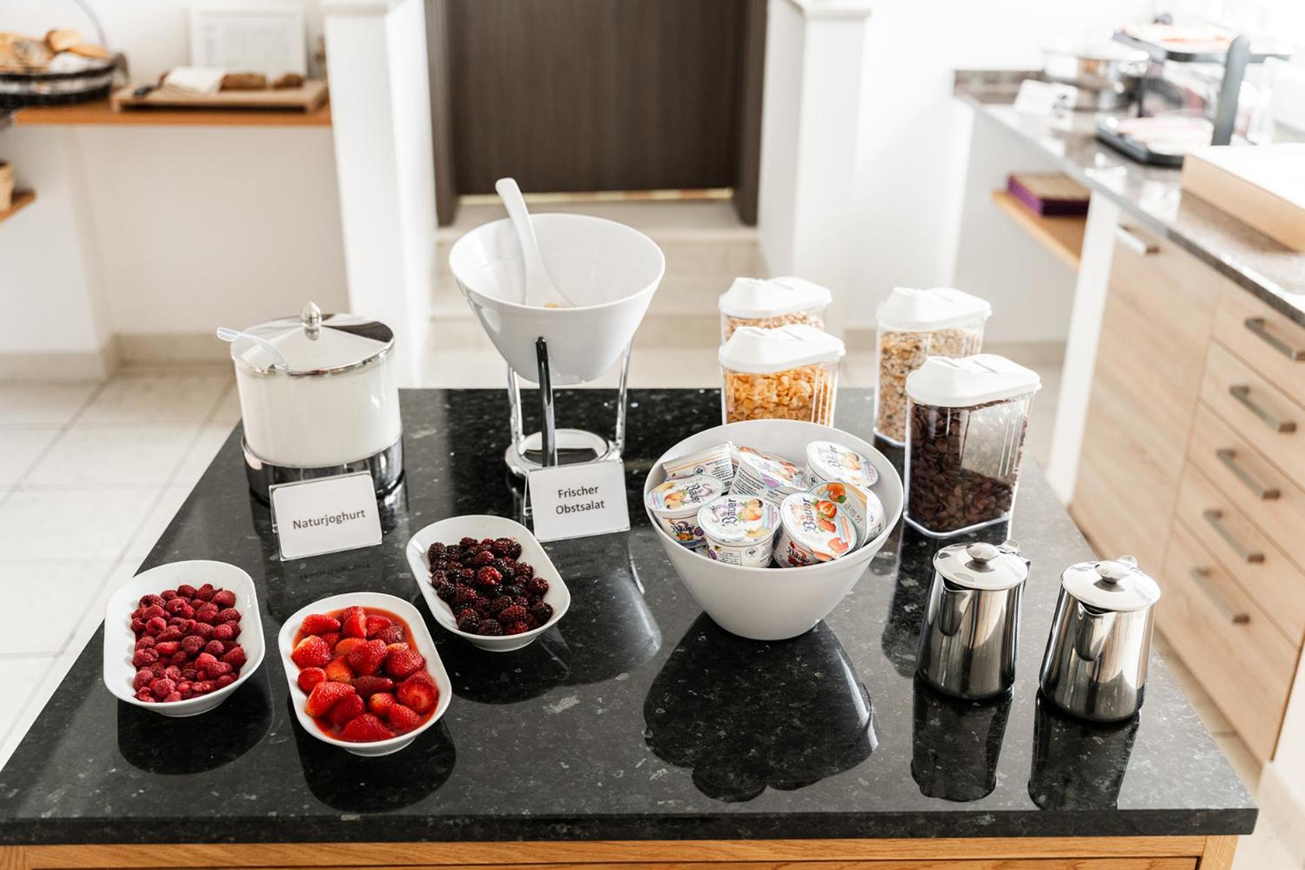 Hotel Vier Jahreszeiten An Der Therme & Kliniken Bad Krozingen Naehe Freiburg & Schwarzwald Ideal Fuer Wellness Kur & Business Ausfluege 24H Check In- Wlan & Parken Gratis Екстериор снимка