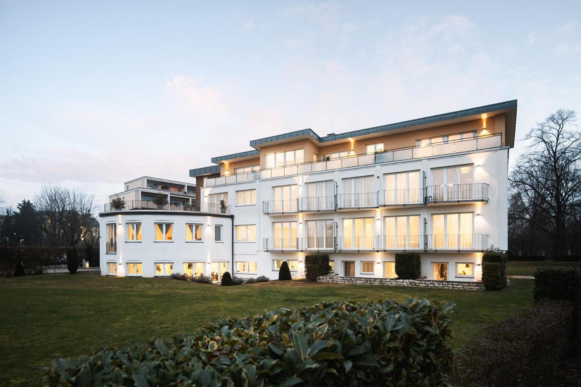 Hotel Vier Jahreszeiten An Der Therme & Kliniken Bad Krozingen Naehe Freiburg & Schwarzwald Ideal Fuer Wellness Kur & Business Ausfluege 24H Check In- Wlan & Parken Gratis Екстериор снимка