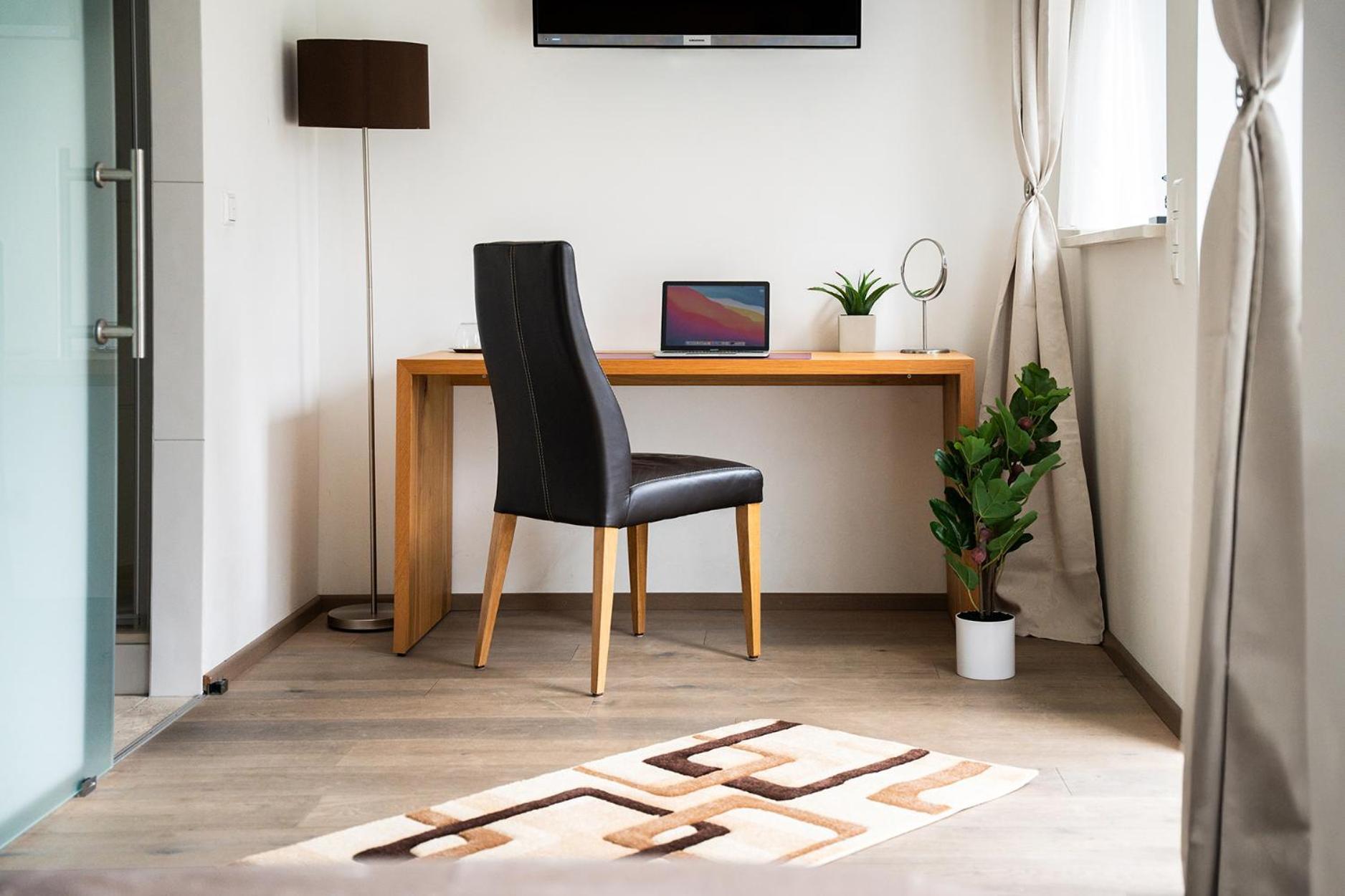 Hotel Vier Jahreszeiten An Der Therme & Kliniken Bad Krozingen Naehe Freiburg & Schwarzwald Ideal Fuer Wellness Kur & Business Ausfluege 24H Check In- Wlan & Parken Gratis Екстериор снимка