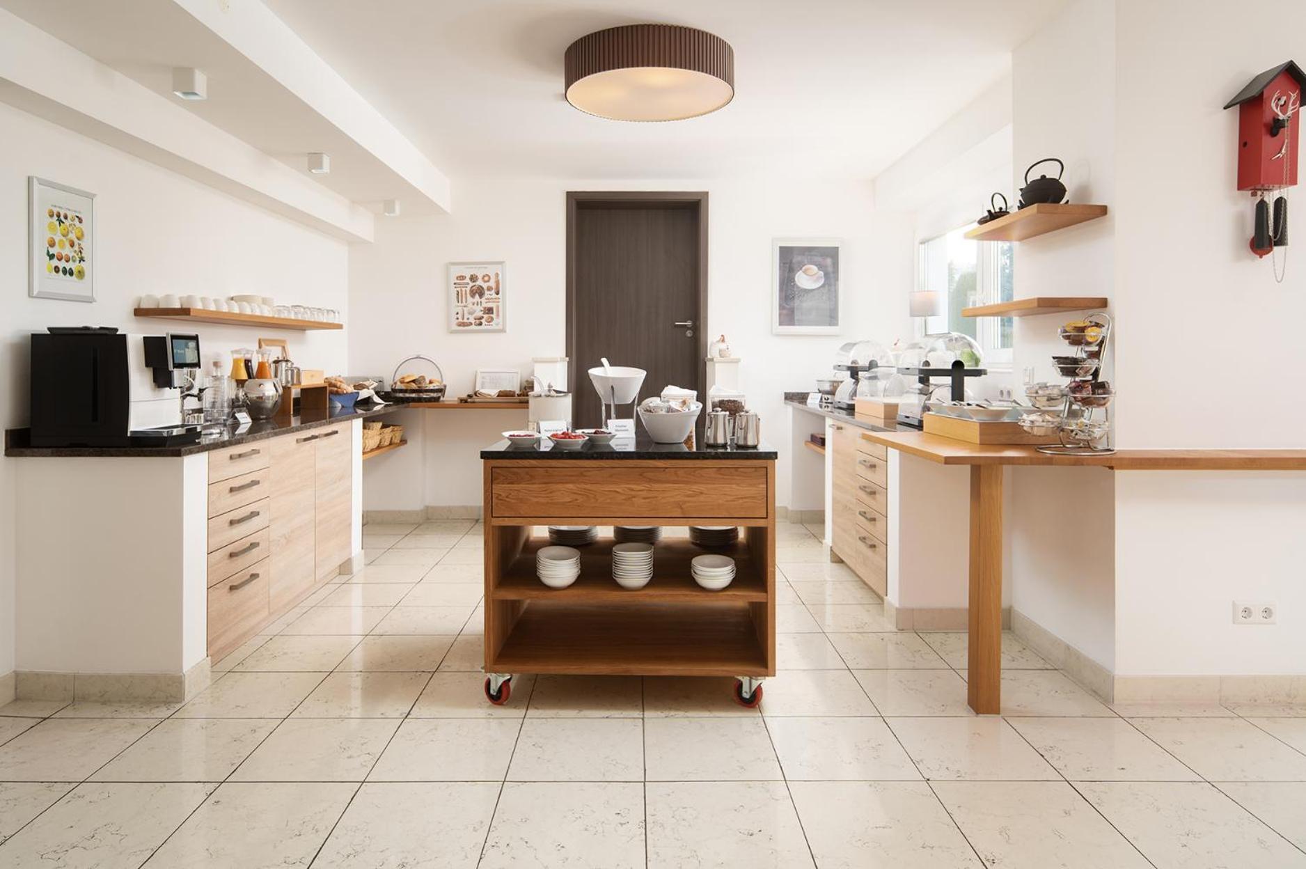Hotel Vier Jahreszeiten An Der Therme & Kliniken Bad Krozingen Naehe Freiburg & Schwarzwald Ideal Fuer Wellness Kur & Business Ausfluege 24H Check In- Wlan & Parken Gratis Екстериор снимка